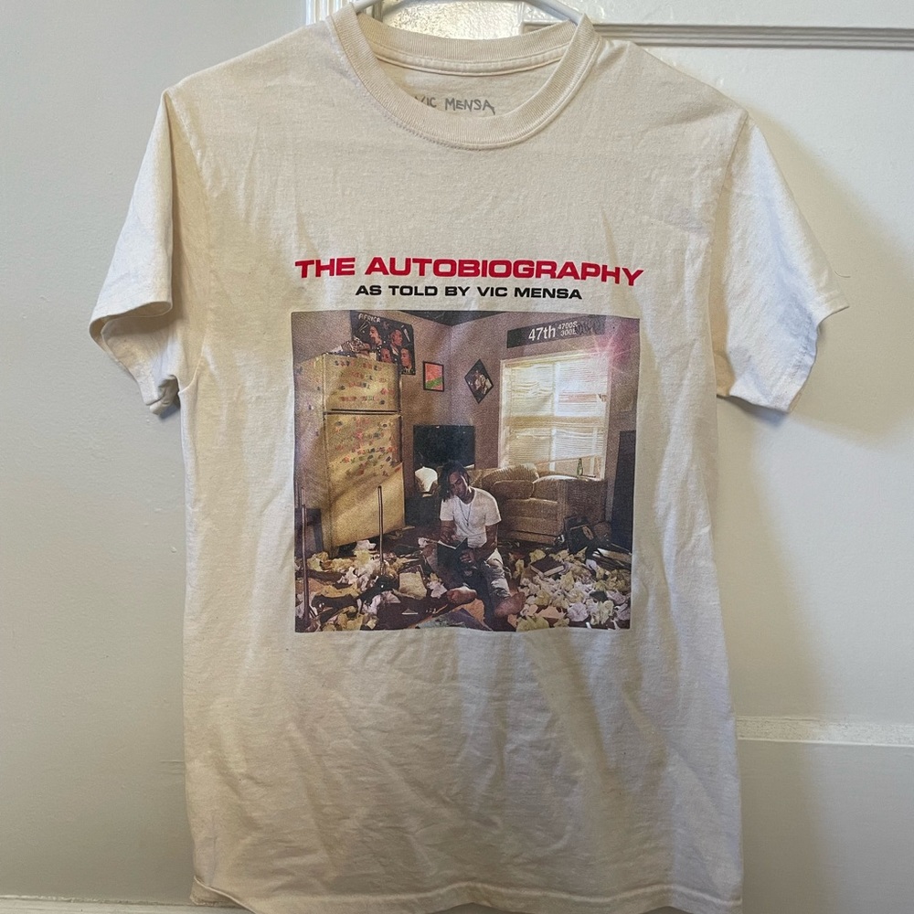 VIC MENSA AUTOBIOGRAPHY GRAPHIC TEE